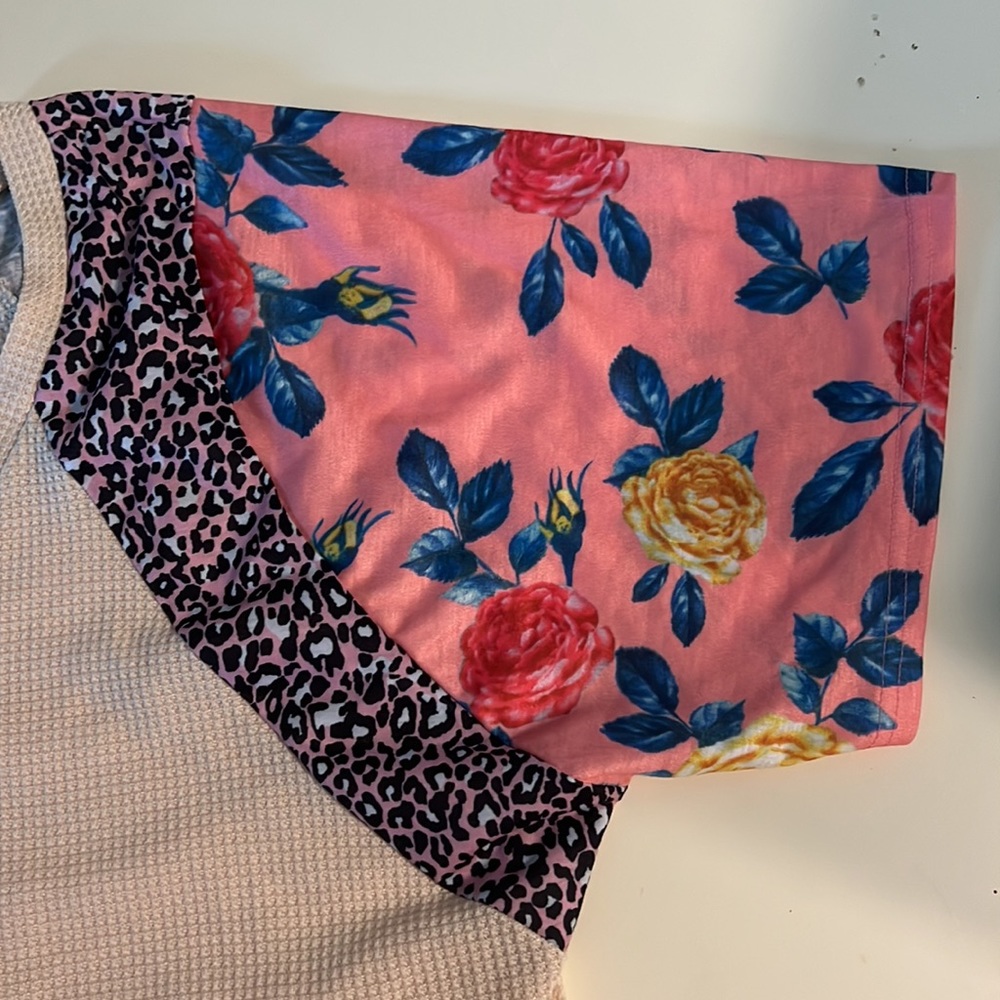 Multi pattern shirt - Picture 2 of 6